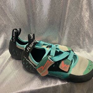 La Sportiva climbing shoes size 8